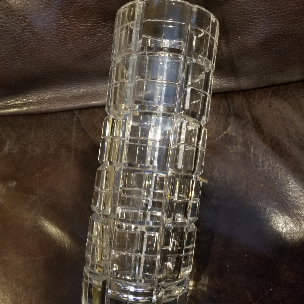 Heavy Wedgwood Cut Crystal Signed Vase 11" - Picture 9 of 15